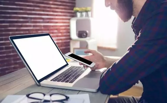 机械、模具、产品设计师别再没日没夜苦干了,看下以后出路吧!的图1